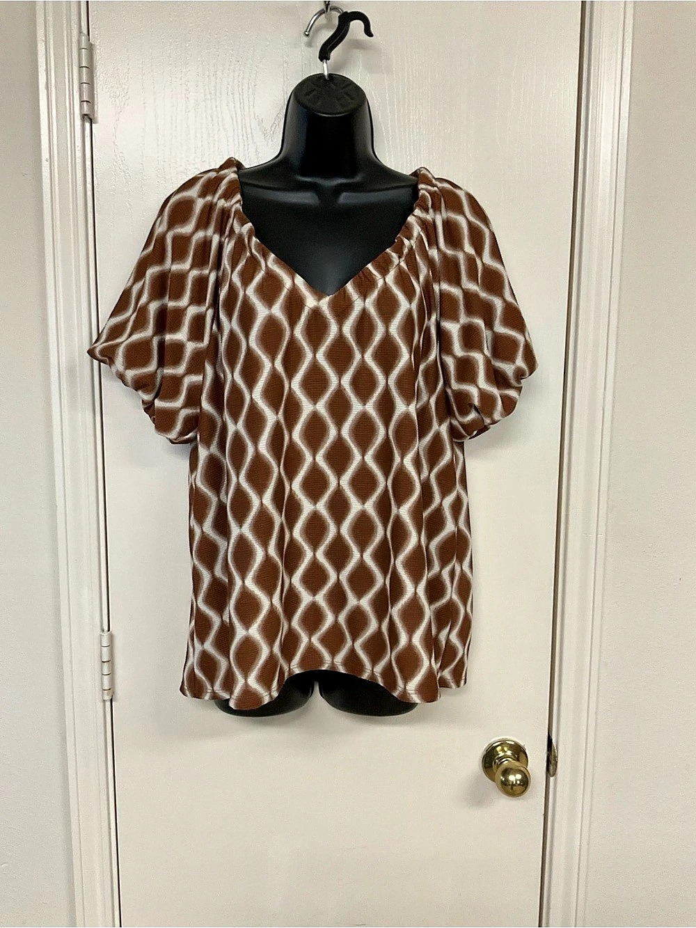 Cato Geometric Blouse in Brown & White Size Large NWT